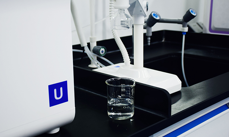 Ultrapure water purification system in laboratory.