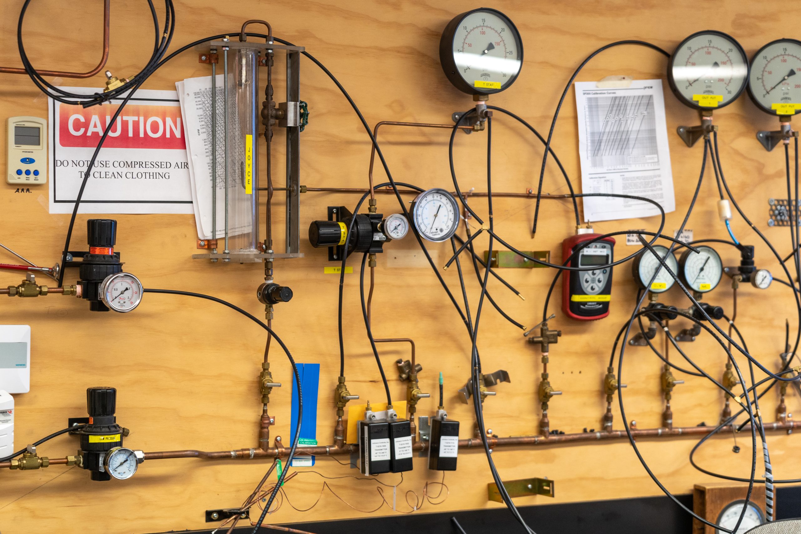 Flow rate testing bench